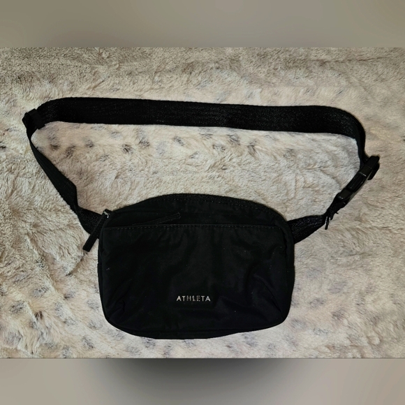 Athleta Black Belt Bag Minimalist Design Durable Nylon Washable Fabric - Picture 1 of 7